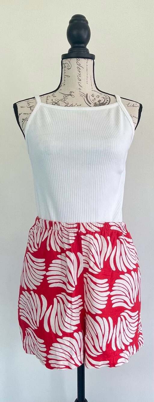 A New Day Red and White Shell Print Pull-On Shorts Size XL